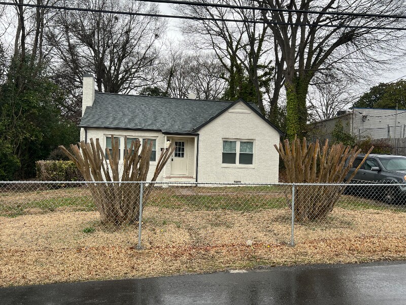 Building Photo - 810 W Rankin Ave