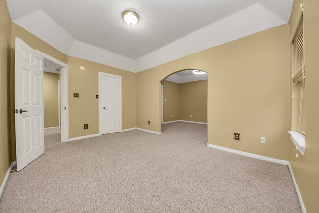 Building Photo - 12702 Silver Rod Ln