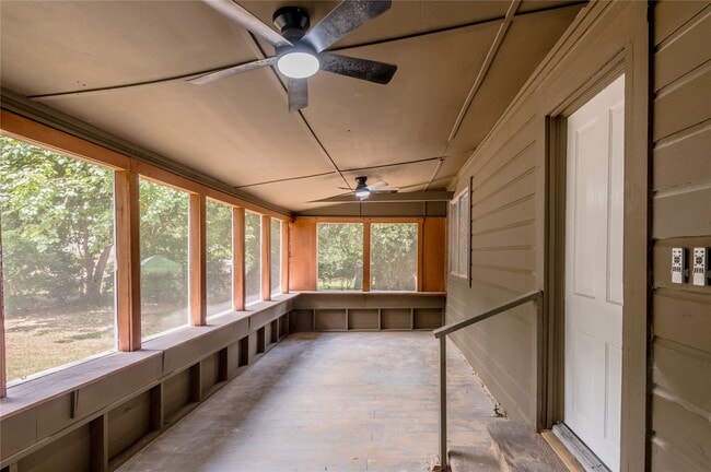 Building Photo - 1107 W Dogwood St
