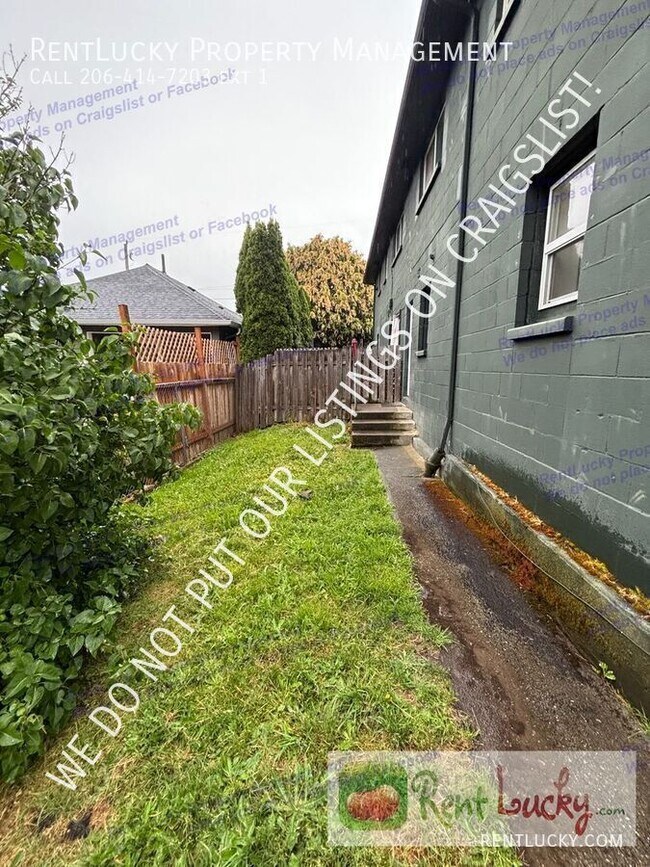 Building Photo - 4729 S Findlay St