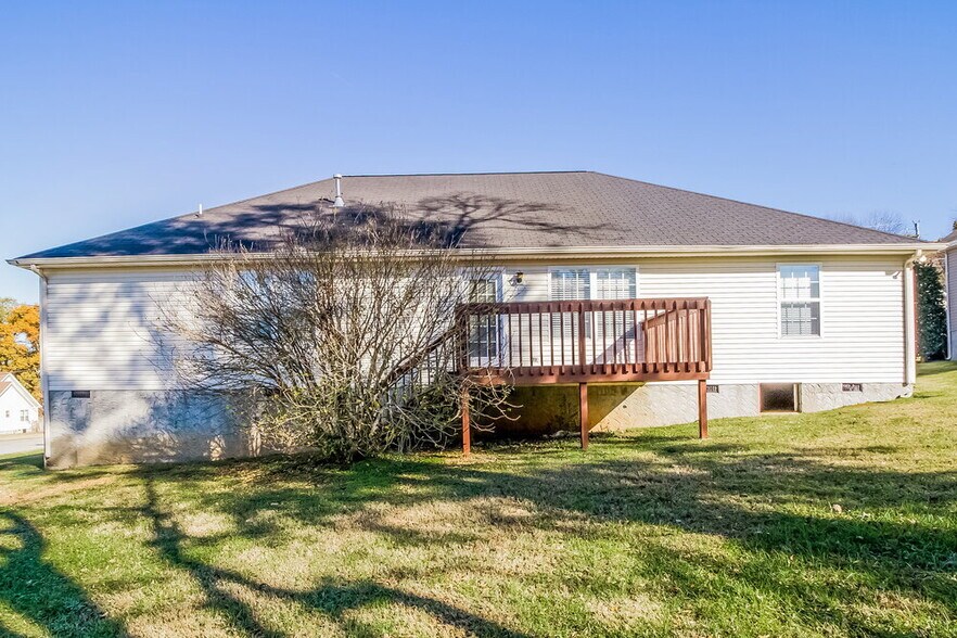 Building Photo - 634 Woodland Hills Dr