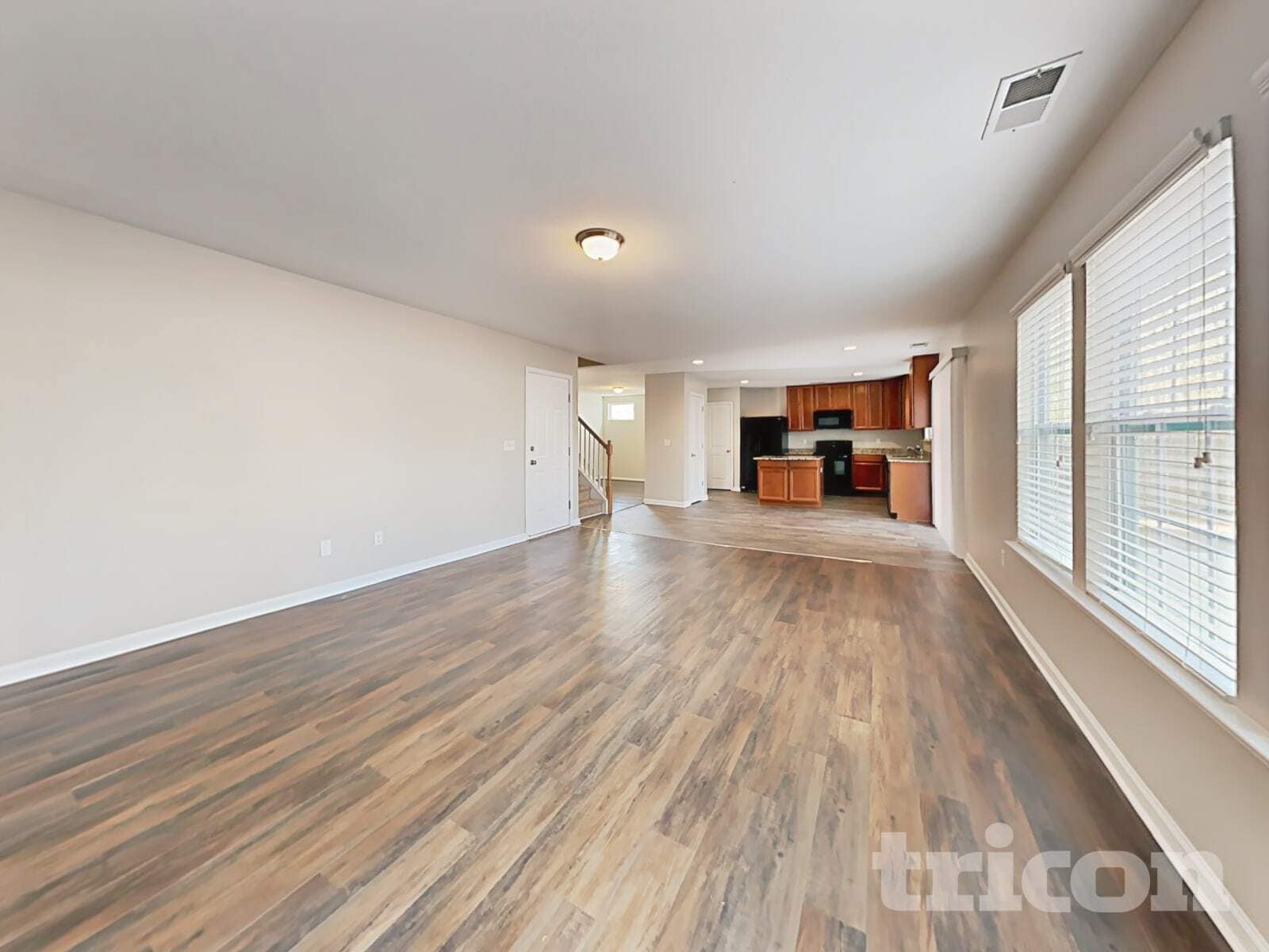 Building Photo - 461 Denman Loop