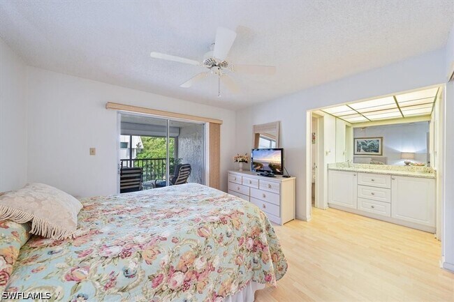 Building Photo - 788 Park Shore Dr