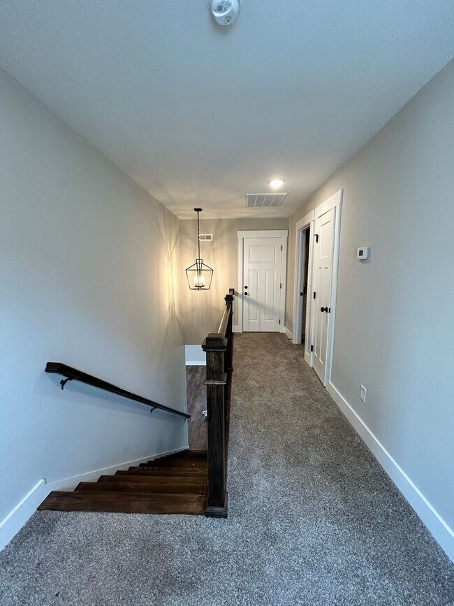 Building Photo - Beautiful New Build 3 Bed, 2.5 Bath, 2 Car Garage - Community Pool & Walking Trail!