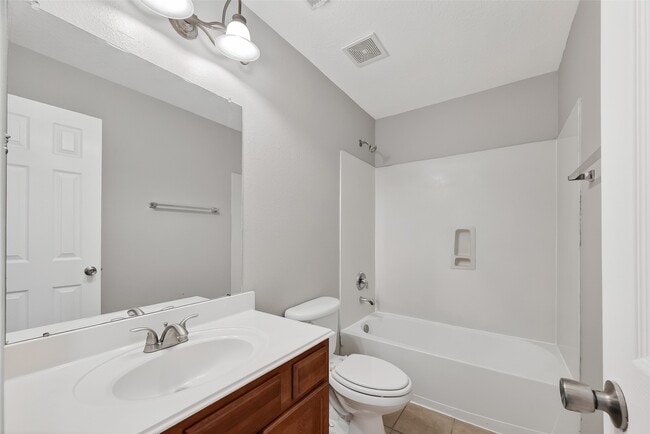 Building Photo - 9807 Tawny Trace Ct