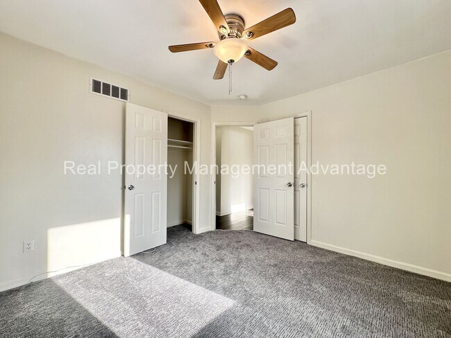 Building Photo - Charming 4-Bedroom Home with Spacious Backyard in Oak Park