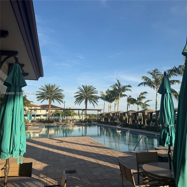 Building Photo - 10320 W 33rd Ln