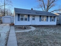 Building Photo - 3 bedroom home available for lease!