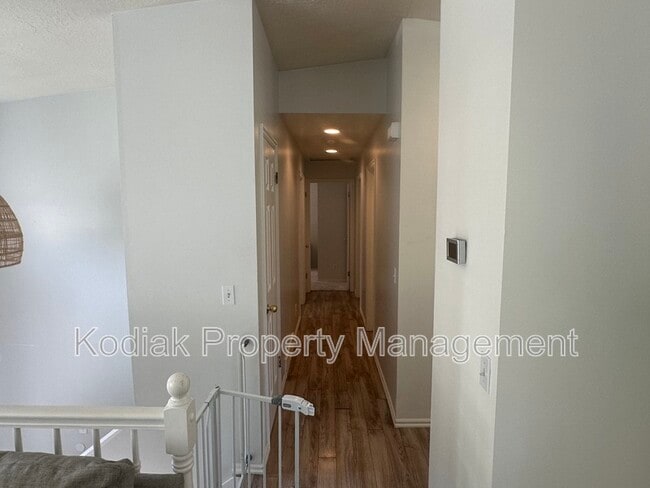 Building Photo - 1214 Cannon Dr