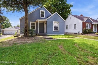 Building Photo - 1050 Oakwood Ave