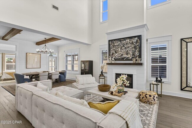 Building Photo - 407 Petrel St