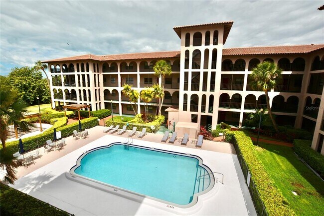 Building Photo - 6150 Gulfport Blvd S