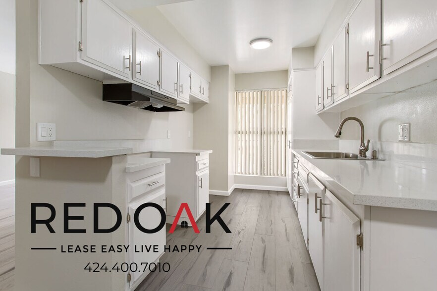 Building Photo - 615 Erie St