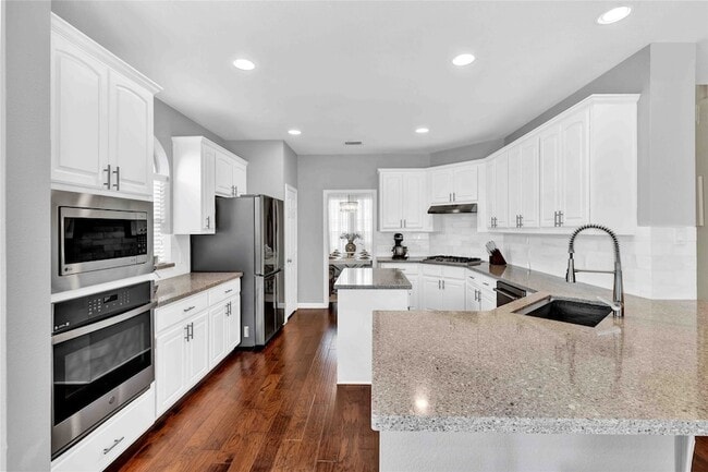 Building Photo - 7305 Oak Leaf Dr