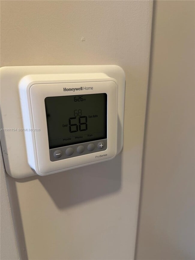 Building Photo - 121 NE 5th St