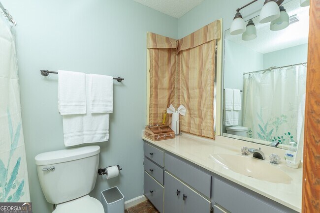 Building Photo - 3915 Stone Creek Cir