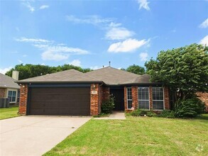 Building Photo - 812 Coppin Dr