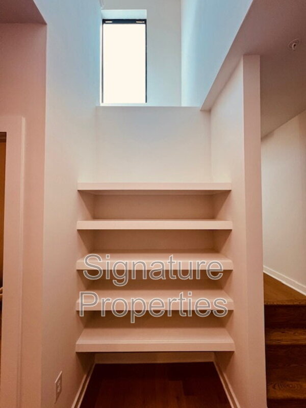 Building Photo - 712 High St