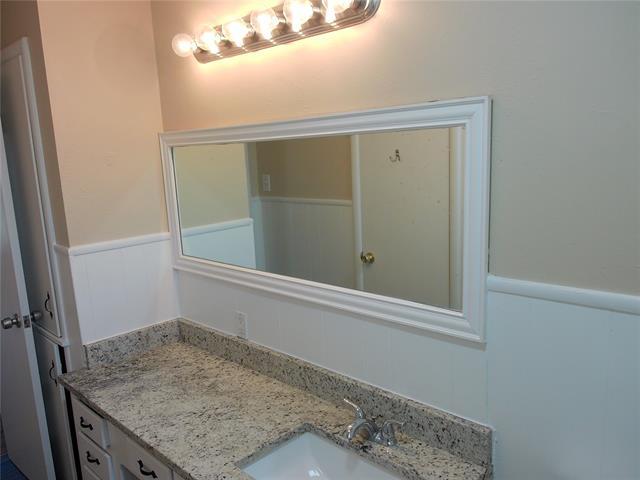 Building Photo - 4929 Roxie St