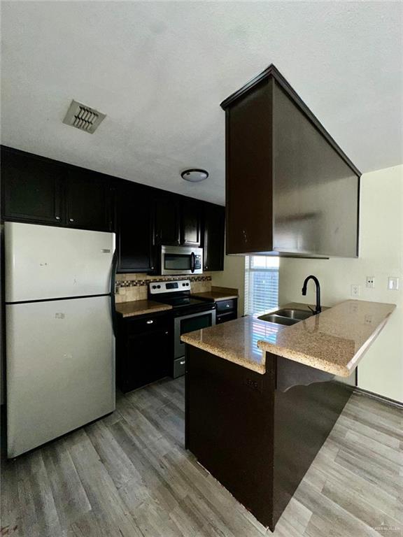 Building Photo - 17 Mynah Ave