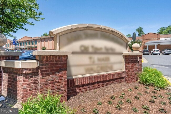 Building Photo - 4112 Orchard Dr