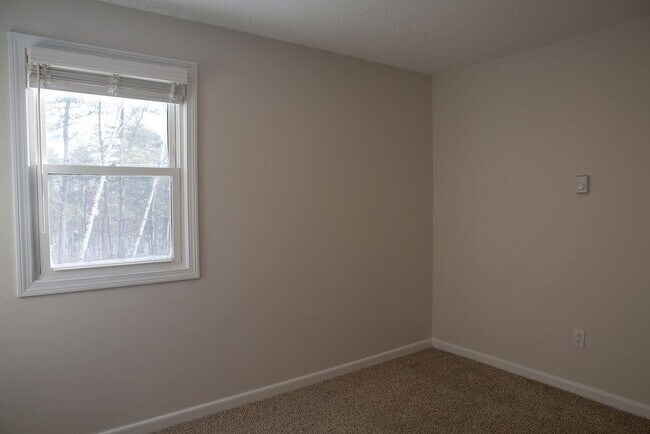 Building Photo - 180 N Main St