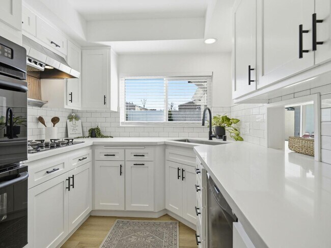 Building Photo - 8446 Penfield Ave