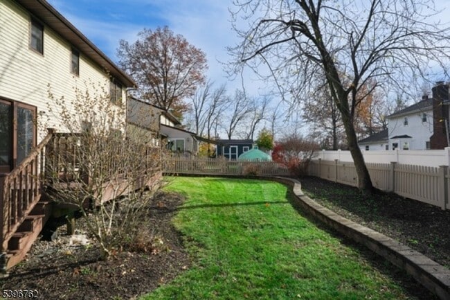 Building Photo - 11 Lenox St