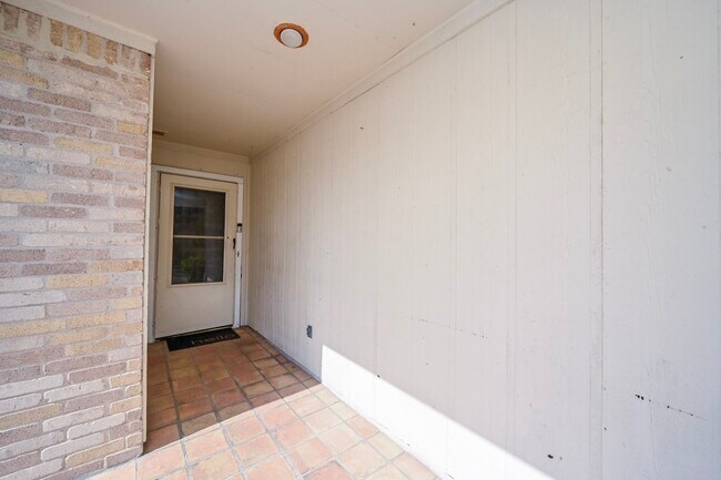 Building Photo - 7735 Quail Meadow Dr