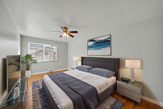 Building Photo - 1461 N Jasmine-2