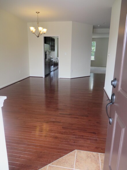 1st Floor - 1280 Madison Ln