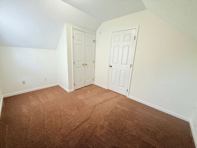 Building Photo - 1529 Crag Burn Ln