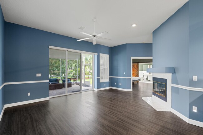 Building Photo - 582 Montevina Dr
