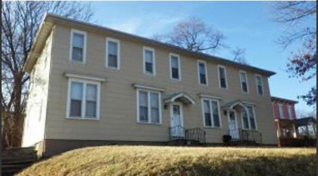 Building Photo - 127 S Woodlawn Ave