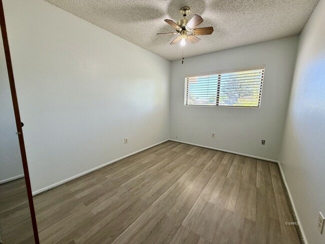 Building Photo - 3028 S Fairway Ave