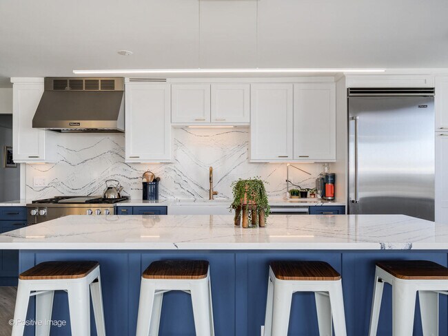 Building Photo - 2800 N Lake Shore Dr