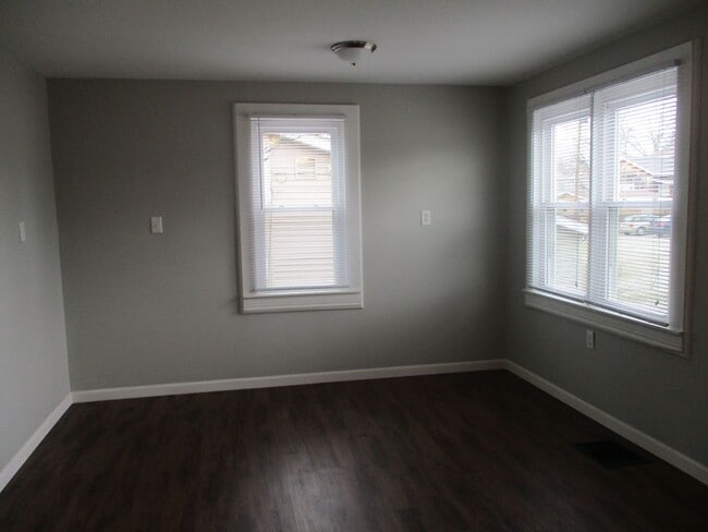 Building Photo - 2004 W Jackson St