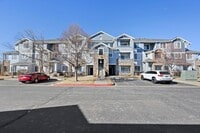 Building Photo - Beautiful 2 Bed 2 Bath Condo near Parkfield Lake Park!