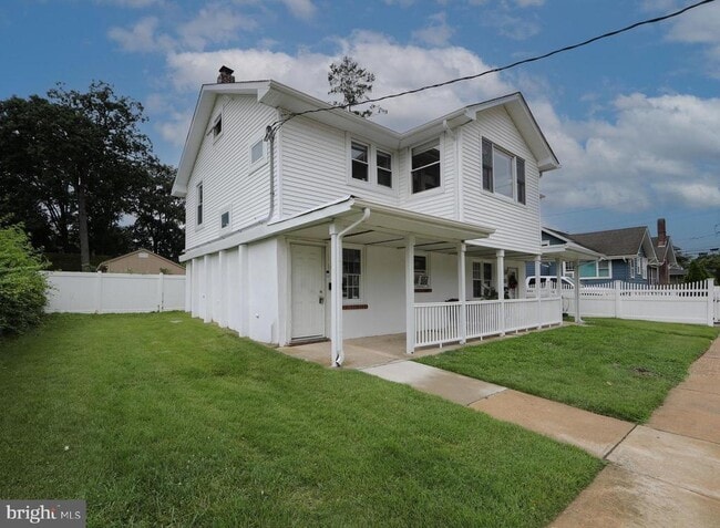 Building Photo - 312 4th Ave