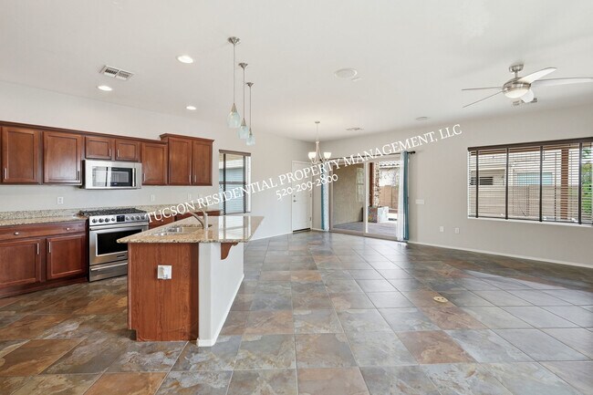 Building Photo - 10568 Desert Drifter Pl