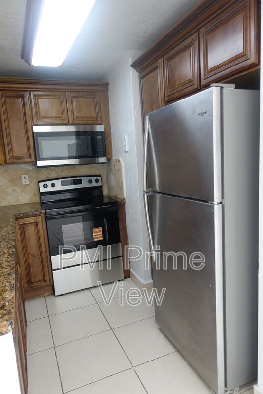 Building Photo - 495 NW 72nd Ave