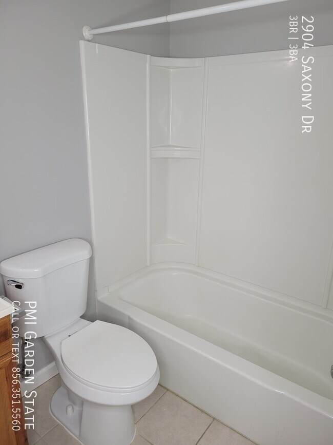 Building Photo - 2904 Saxony Dr