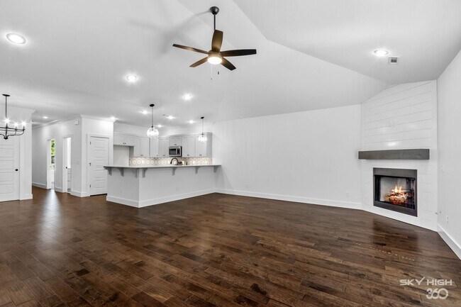 Building Photo - 2196 N Woodlark Ln