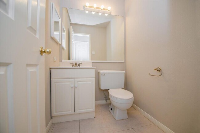 Building Photo - 3423 Hidden Creek Dr
