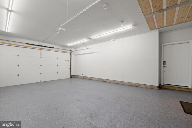 Building Photo - 43442 Croson Ln