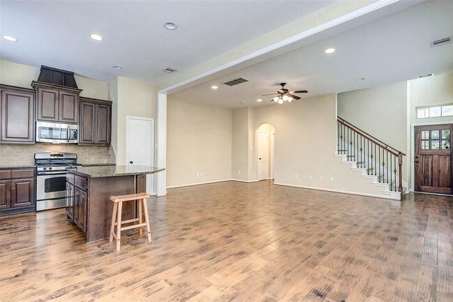 Building Photo - 16 Cheswood Manor Court