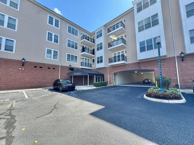 Building Photo - NEWPORT NEWS - STUNNING APARTMENT IN  THE POINT AT CITY CENTER