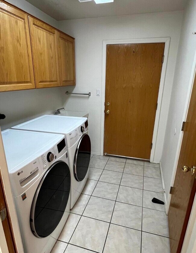Building Photo - 13124 Calle Azul SE
