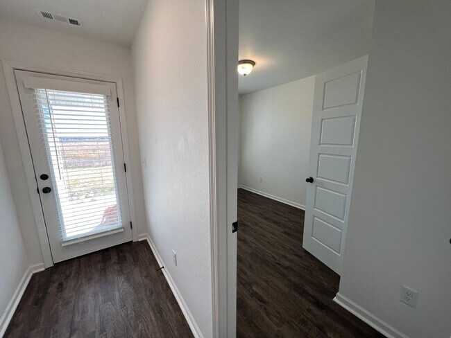 Building Photo - New 3 Bedroom Townhome ($999 Per Month)