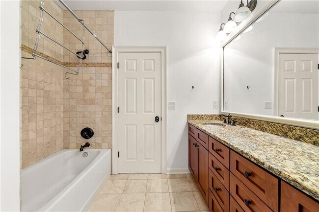 Building Photo - 15 Buford Village Walk